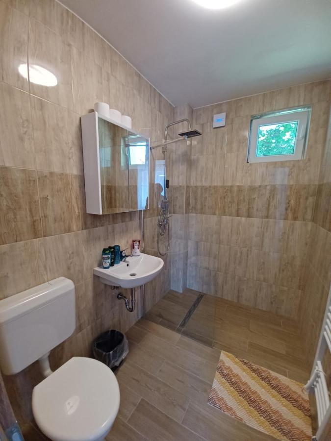 Fazekas Vendégház Balatonkeresztúr Exterior foto