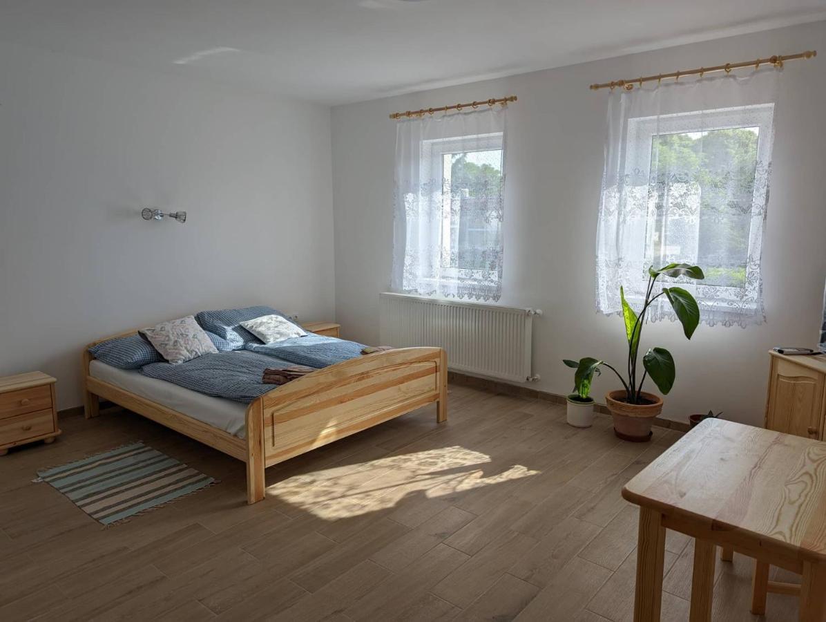 Fazekas Vendégház Balatonkeresztúr Exterior foto